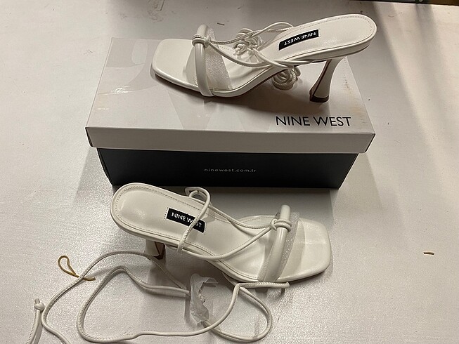 Nine West Nw Bağcıklı Topuklu Ayakkabı