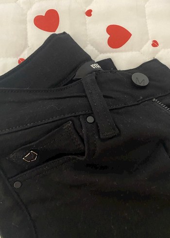 Düğmeli Siyah Dar Kesim Kadın Kot Pantolon - Görsel 2