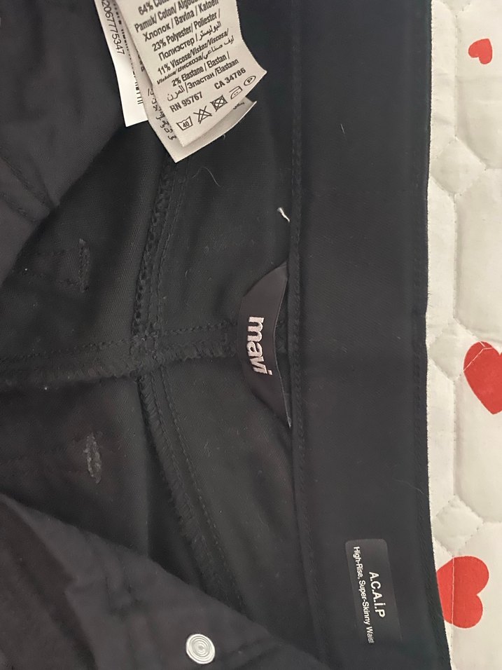 Düğmeli Siyah Dar Kesim Kadın Kot Pantolon - Görsel 4