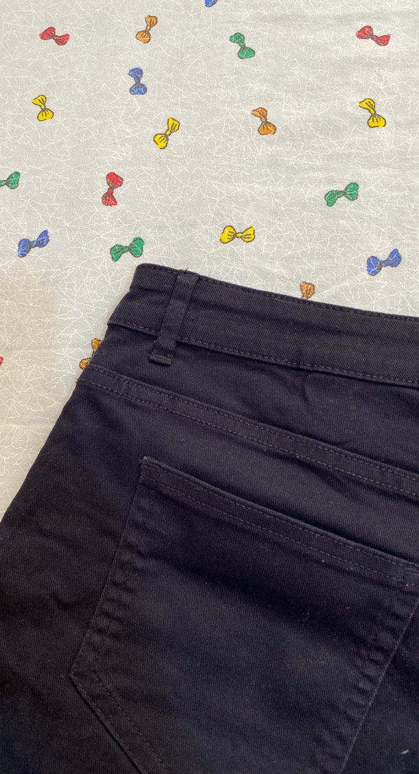 H&M Siyah Mini Şort - Görsel 4