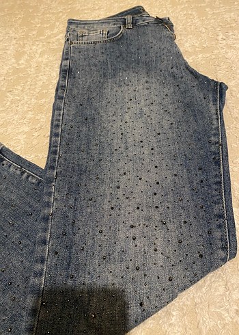 Zara Taş Detaylı Mavi Kadın Jean