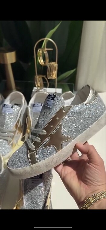 Golden Goose Deluxe Golden gorse ayakkabı