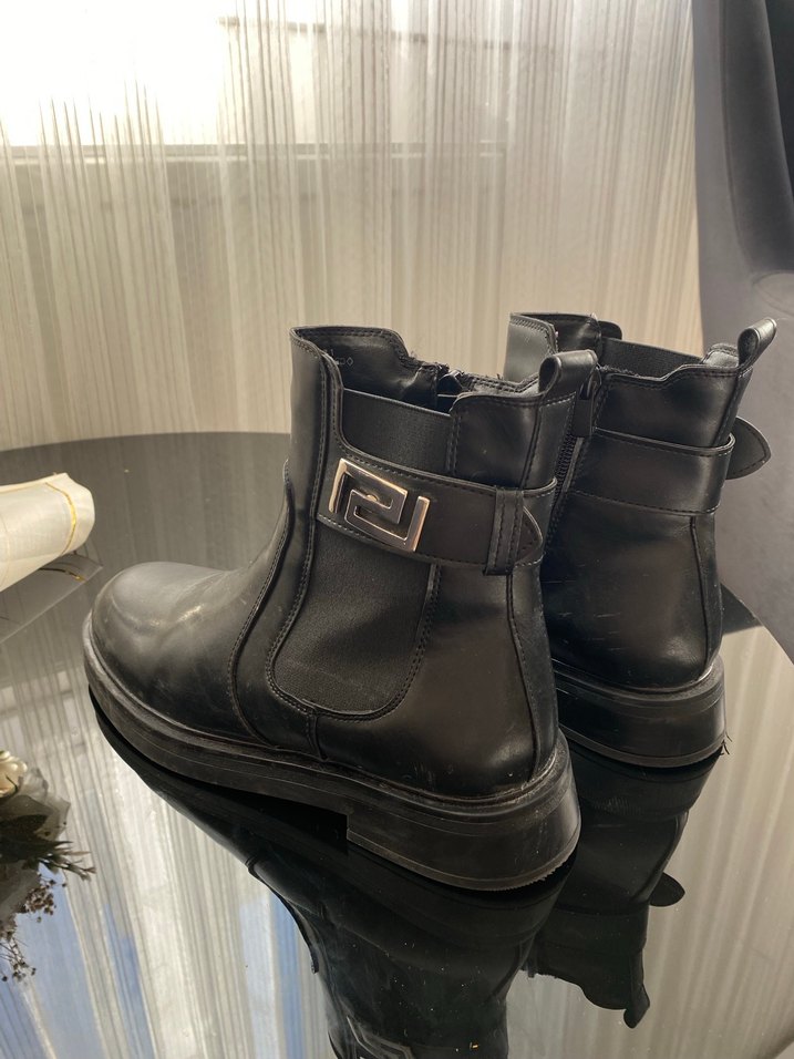 Deichmann Siyah Deri Tokalı Kadın Botu - Görsel 2