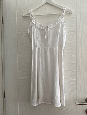 Pull and bear Beyaz elbise