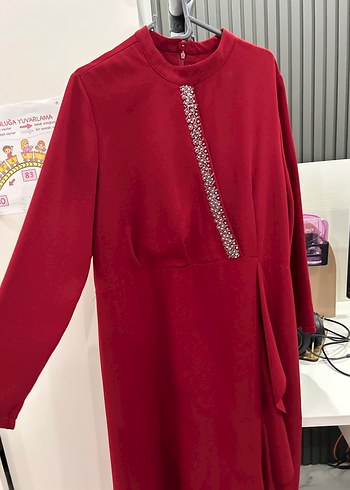 Bordo İşlemeli Uzun Kollu Uzun Elbise - Görsel 2