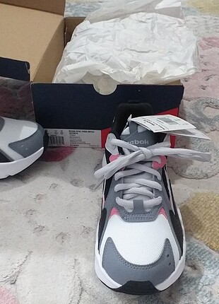 38,5 Beden beyaz Renk Reebok