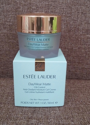 universal Beden 30 ml Daywear matte nemlendirici Estee Lauder