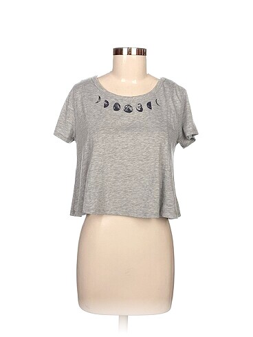 Koton T-shirt %70 İndirimli.