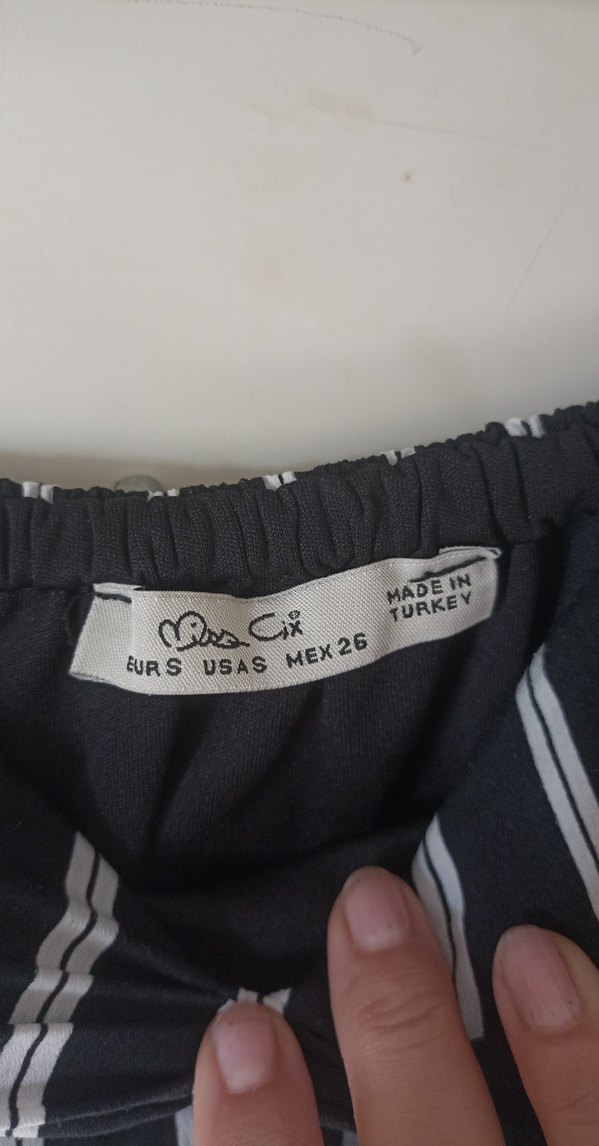 Kadın Siyah Çizgili Askılı Midi Tulum - Görsel 3