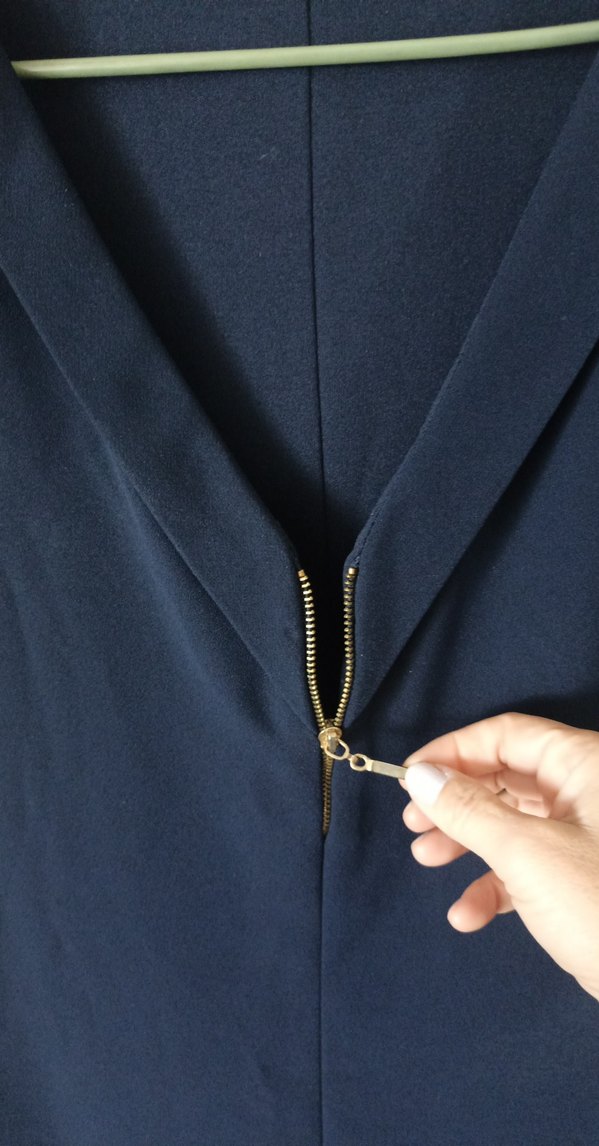 Lacivert V Yaka Midi Kalem Elbise - Görsel 3