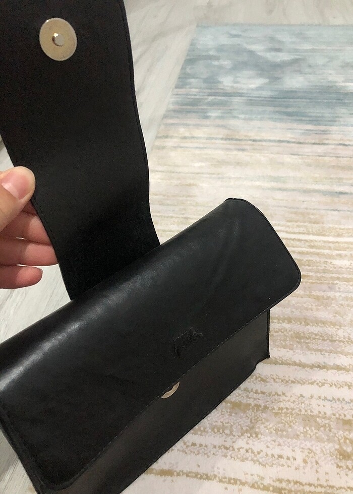 Siyah tokalı çanta - Görsel 2