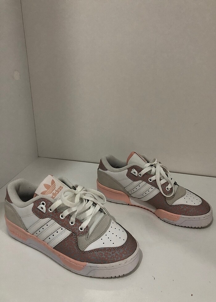 Adidas kadın ayakkabı - Görsel 2