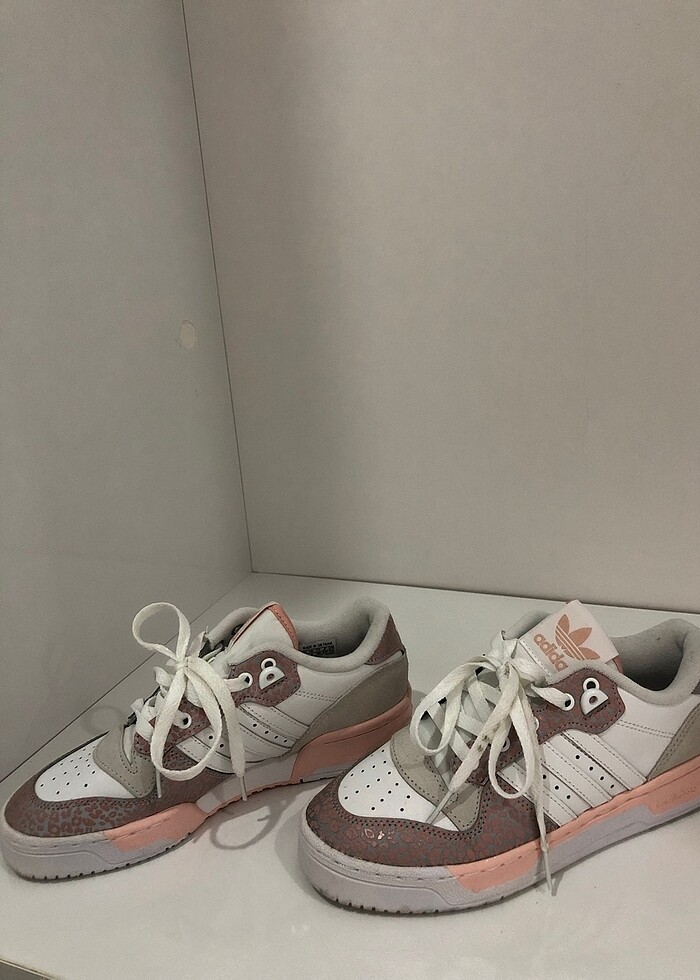 Adidas kadın ayakkabı - Görsel 3