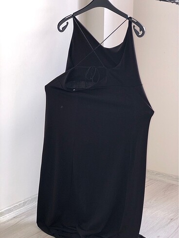 Sırt detaylı yırtmaçlı elbise - Görsel 2