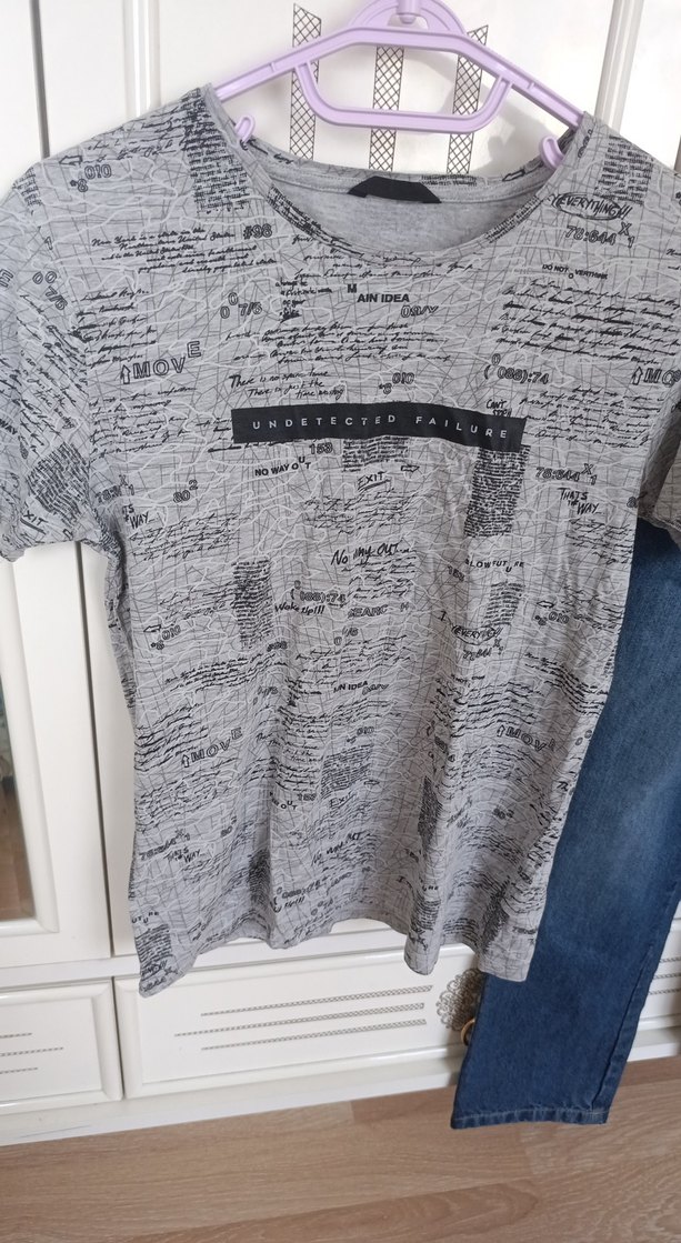 Gri Baskılı Tişört ve Kot Pantolon Takımı - Görsel 3