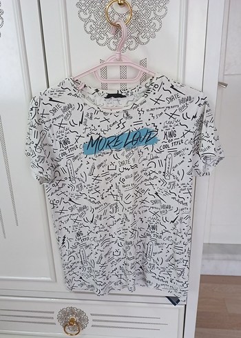 Baskılı Gri Tişört ve Mavi Denim Bol Kesim Jean - Görsel 7