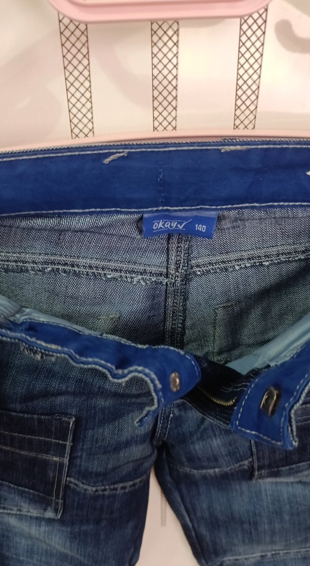 Baskılı Gri Tişört ve Mavi Denim Bol Kesim Jean - Görsel 2