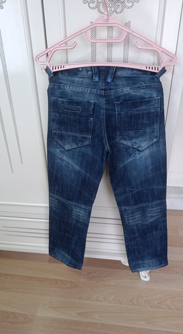 Baskılı Gri Tişört ve Mavi Denim Bol Kesim Jean - Görsel 5