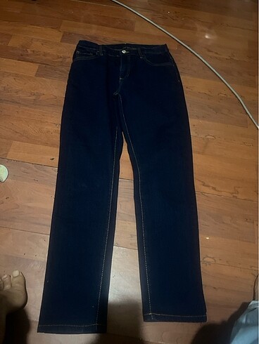 Sıfır pantolon boy 95 bel 35 göründüğü renk