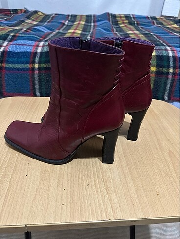 38 Beden bordo Renk Topuk 8 cm boy 20 cm çok şık deri bot