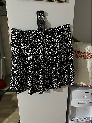 Trendyol & Milla Esnek riklalı kumaş çok dökmeli duruşu