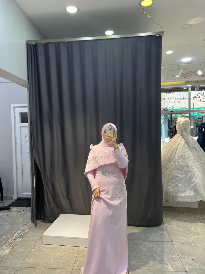 Pembe Drapeli Uzun Tesettür Abiye - Görsel 4