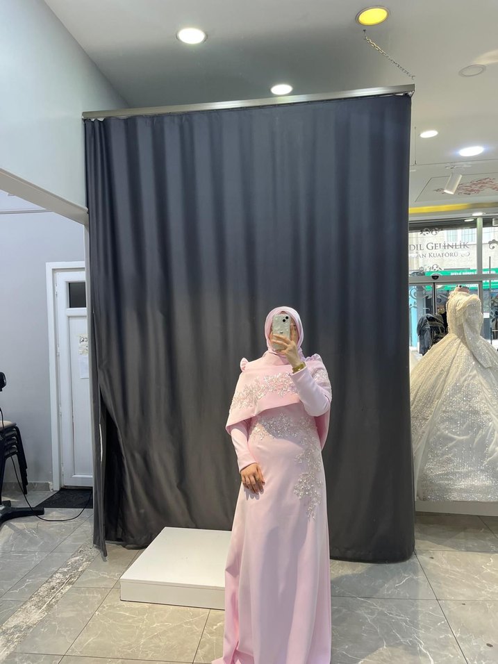 Pembe Drapeli Uzun Tesettür Abiye - Görsel 3