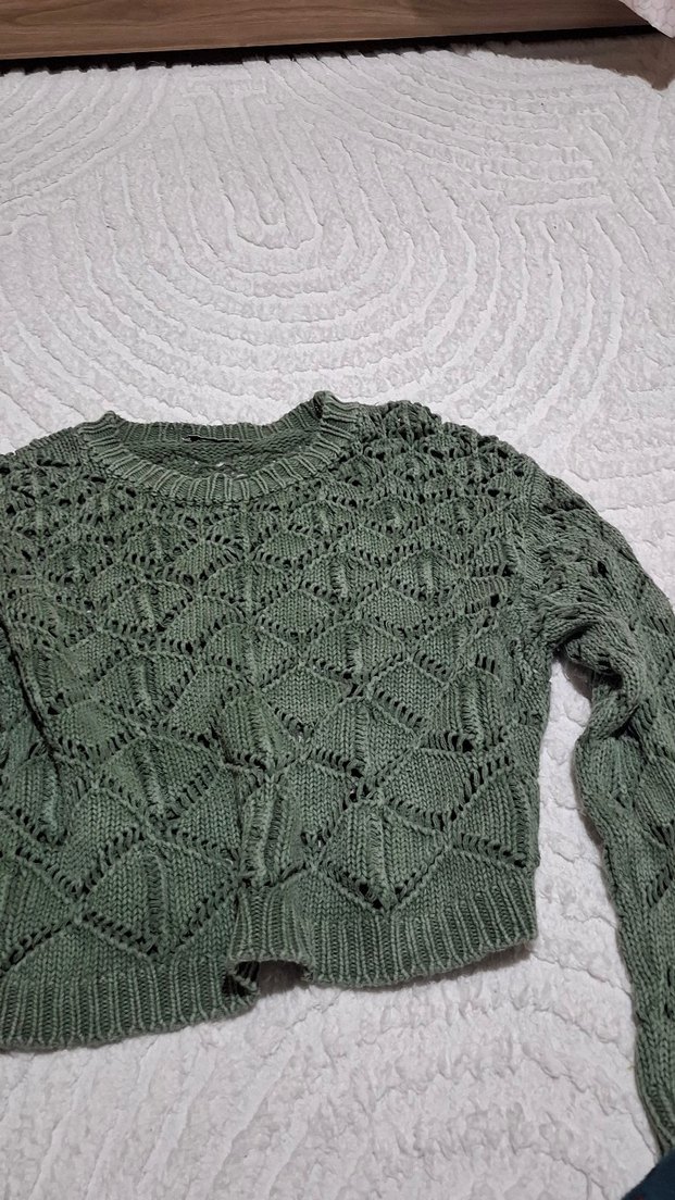 Yeşil delikli örgü kazak - Görsel 2