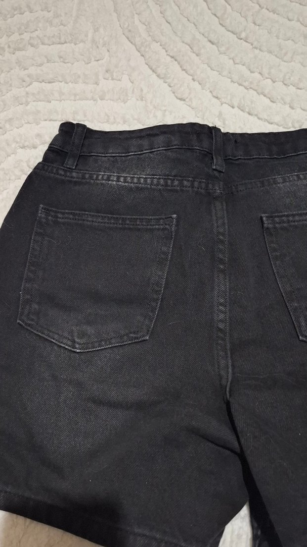 Siyah Rahat Kesim Kadın Kot Şort - Görsel 4