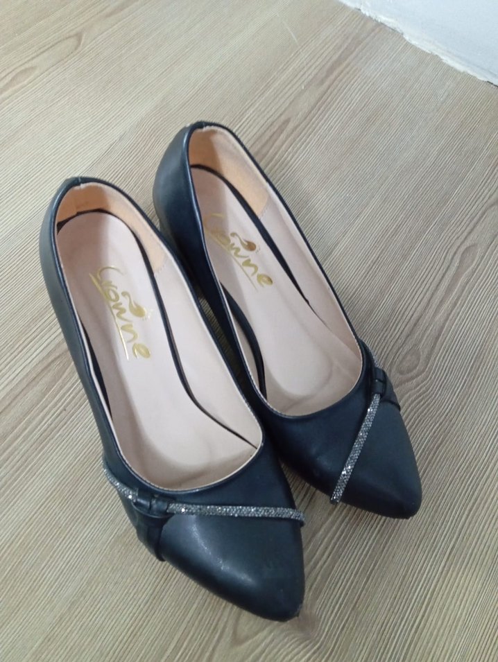 Orta yükseklikte temiz topuklu ayakkabı - Görsel 2