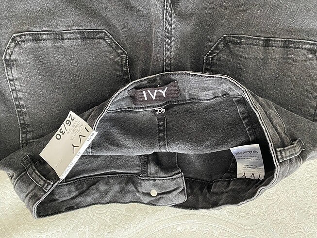 Ivy Kirzhner Yeni etiketli pantolon