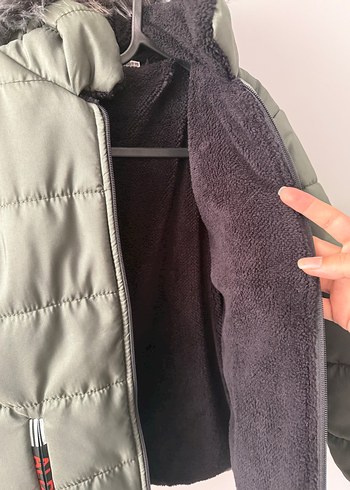 Erkek Çocuk Kürklü Mont - Görsel 5