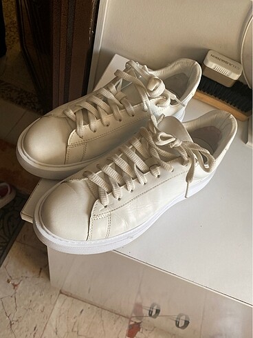 38 Beden beyaz Renk derimod sneaker
