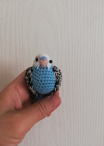 El Yapımı Gri ve Mavi Örme Kuş Peluş Oyuncak