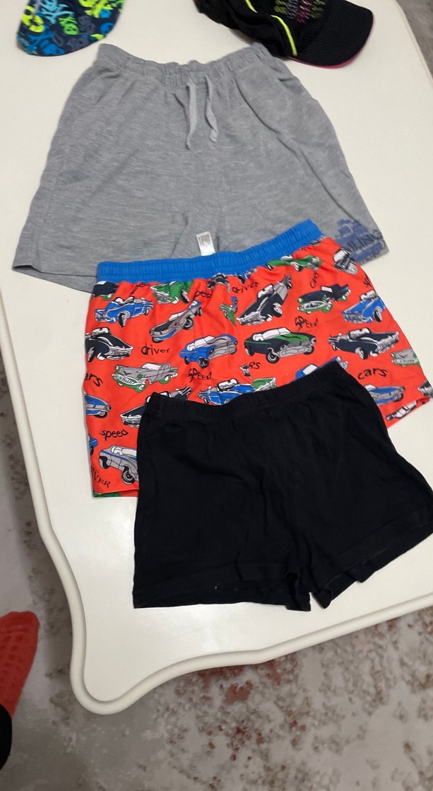 Rahat Kesim Renkli Erkek çocuk Şortları - Görsel 2