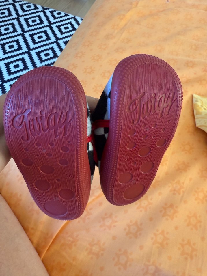 Erkek Çocuk Renkli Baskılı Sıcak Ev Terliği - Görsel 2