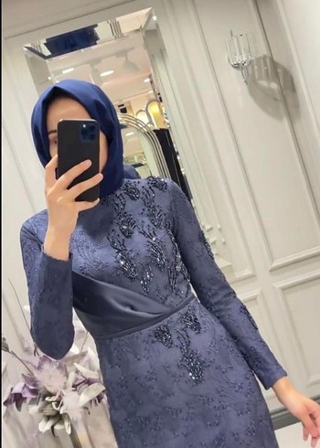 Uzun Kollu Siyah Nakışlı Kadın Abiye Elbise - Görsel 3