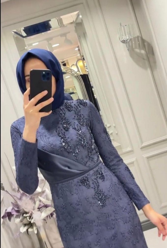 Uzun Kollu Siyah Nakışlı Kadın Abiye Elbise - Görsel 3