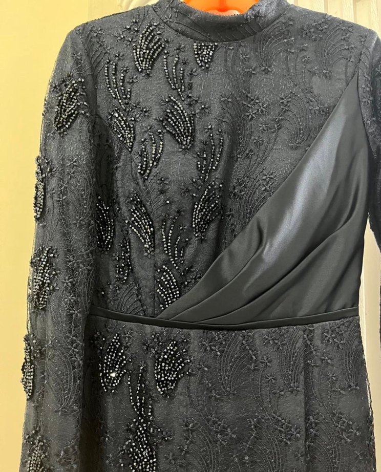 Uzun Kollu Siyah Nakışlı Kadın Abiye Elbise - Görsel 5