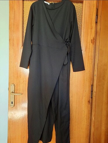 Zara Sadece bir kere giyildi