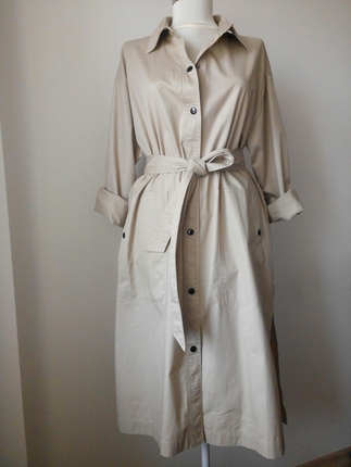 Stradivarius trench