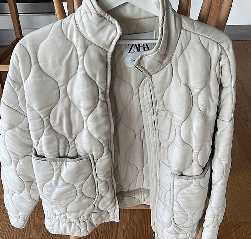 Zara kapitone mont