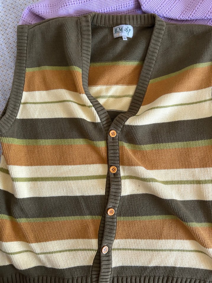 çizgili düğmeli yelek - Görsel 4