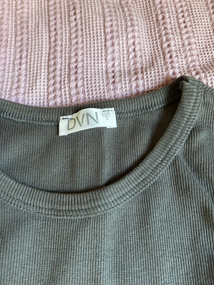 iki tane crop atlet üst - Görsel 3