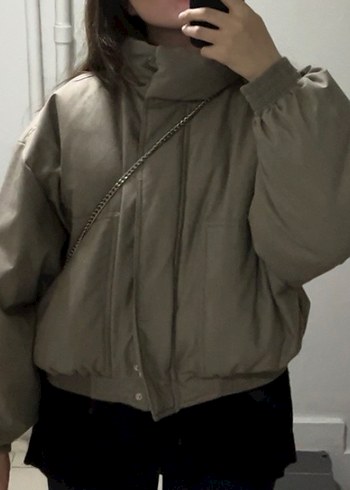 Pull and Bear Bej Dik Yaka Şişme Mont - Görsel 4