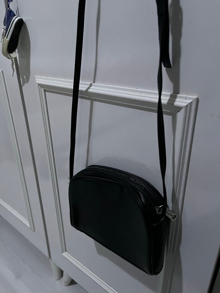 Pull and Bear Siyah Deri Minimalist Kadın Çanta - Görsel 3