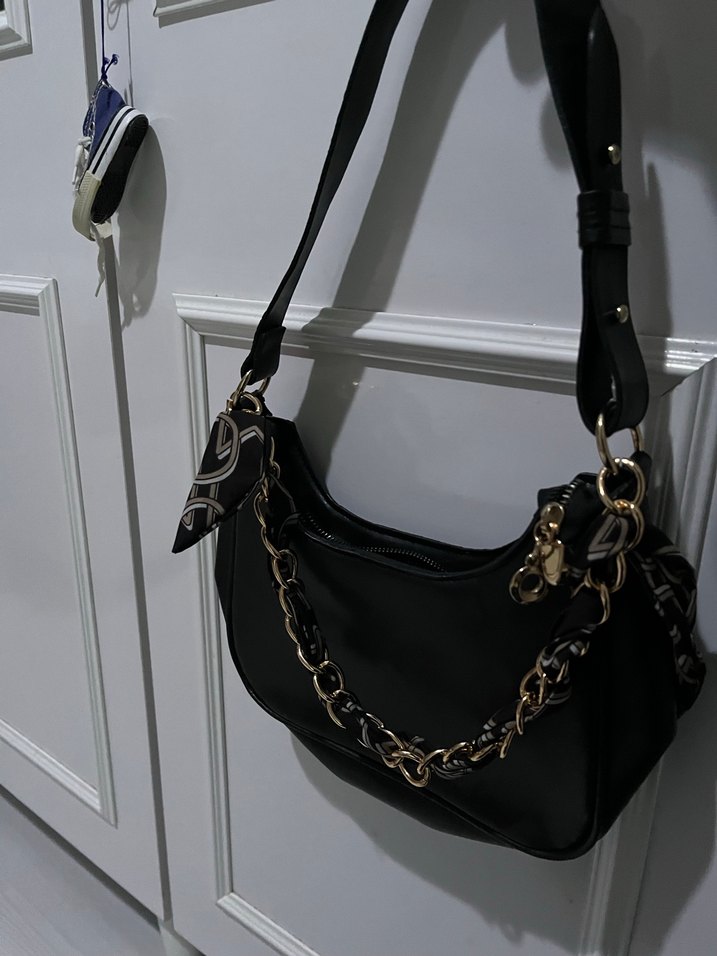 Zincir Detaylı Siyah Deri Kadın Çanta - Görsel 2