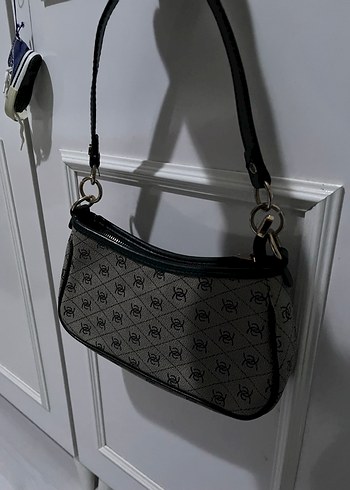 Klasik Siyah Deri Kadın Omuz Çantası - Görsel 2