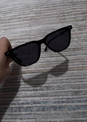 Sade Siyah Kadın Güneş Gözlüğü - Görsel 3