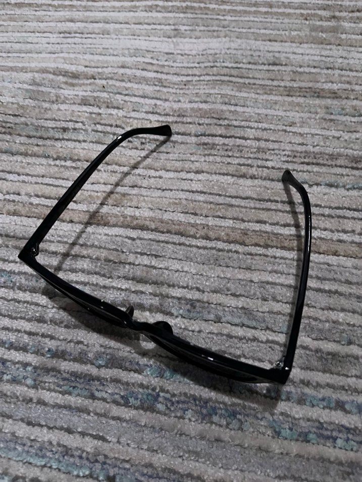 Sade Siyah Kadın Güneş Gözlüğü - Görsel 2